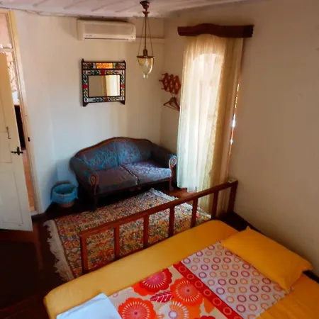 Guest house Taksiyarhis Ayvalik