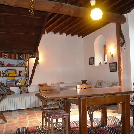 Taksiyarhis 3* Ayvalik