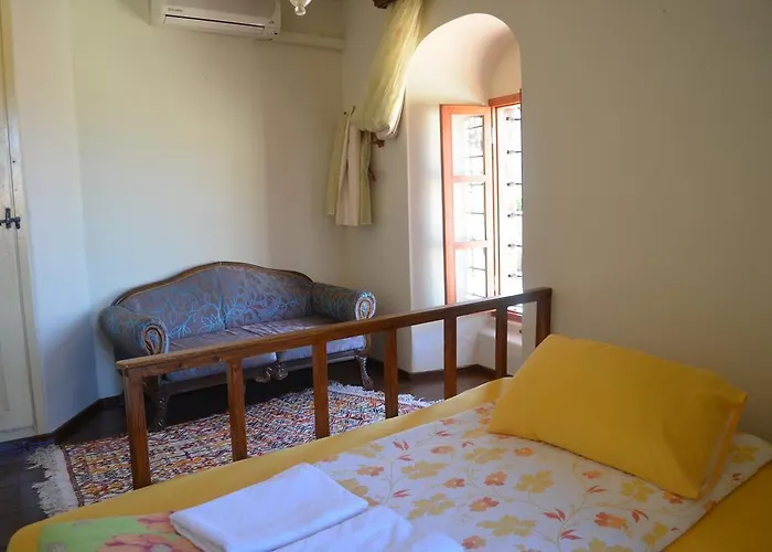 Taksiyarhis 招待所 3*