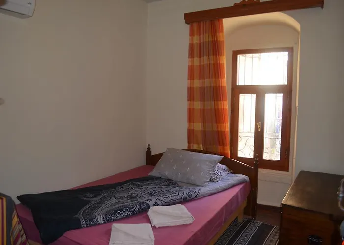 招待所 Taksiyarhis 3*