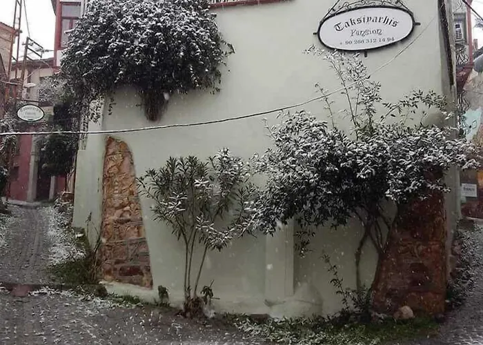 招待所 Taksiyarhis 3*