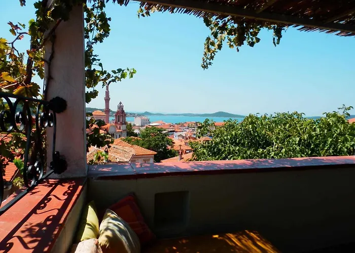 招待所 Taksiyarhis