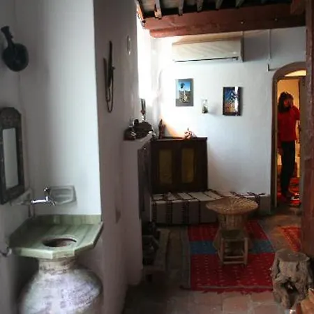 Taksiyarhis Pensjonat Ayvalı