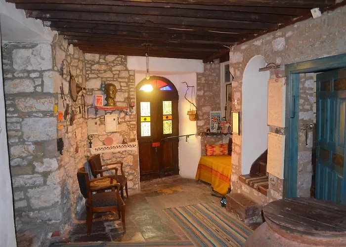 Taksiyarhis بيت ضيافة Ayvalı