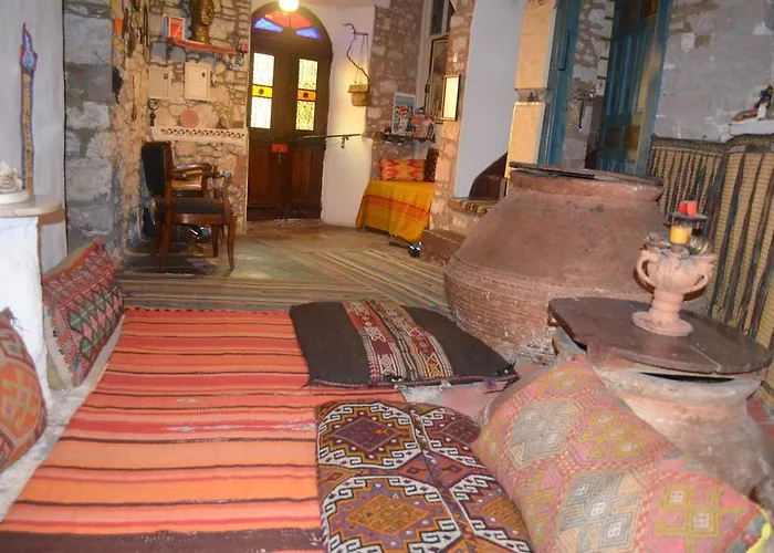 Taksiyarhis بيت ضيافة Ayvalı