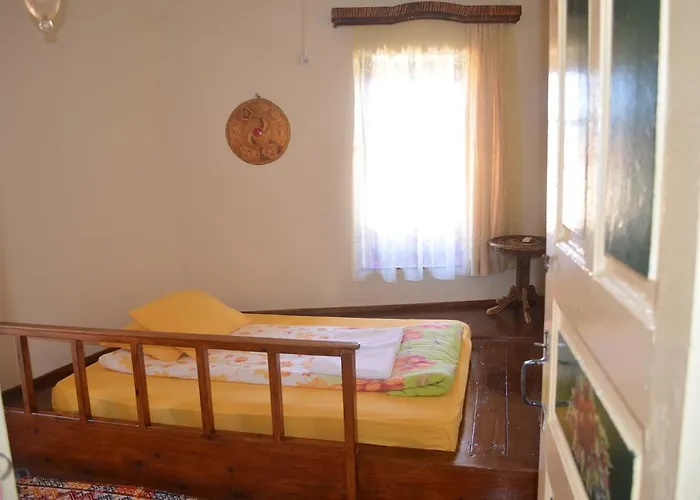 Taksiyarhis 3* Ayvalı