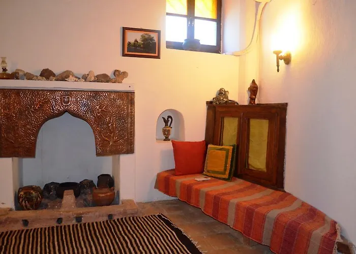 بيت ضيافة Taksiyarhis 3*