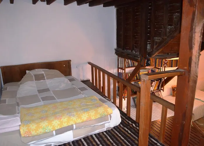 بيت ضيافة Taksiyarhis