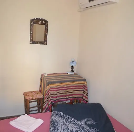 Taksiyarhis بيت ضيافة Ayvalı