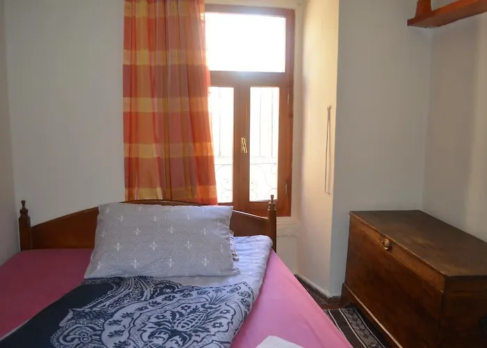 Taksiyarhis بيت ضيافة Ayvalı